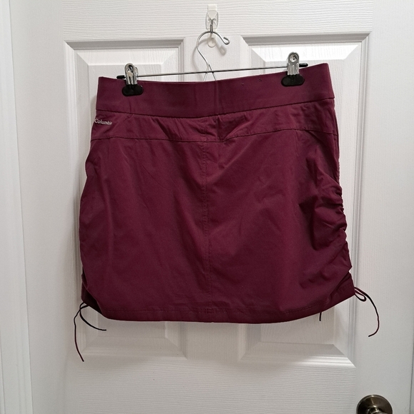 Columbia Skort Women's Small Burgandy Plum Active Skirt With Shorts - Picture 11 of 13